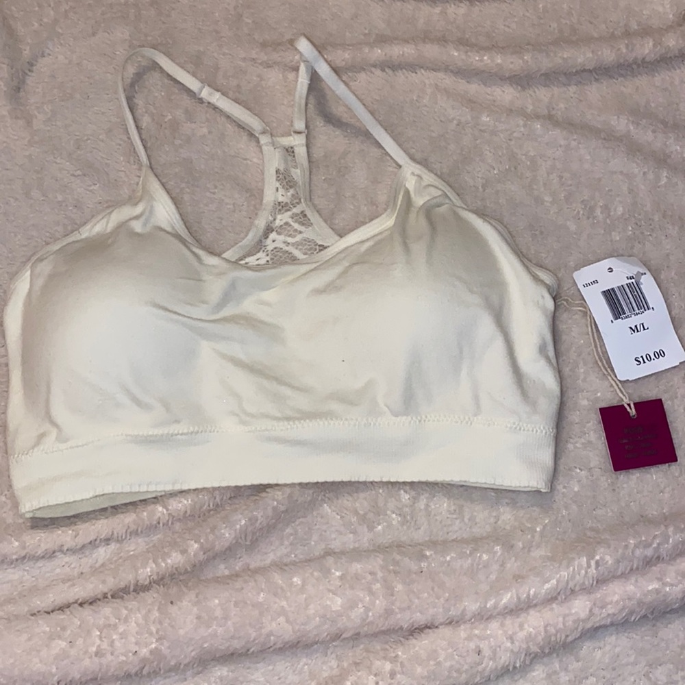 Super cute bralette, never got the chance to wear it